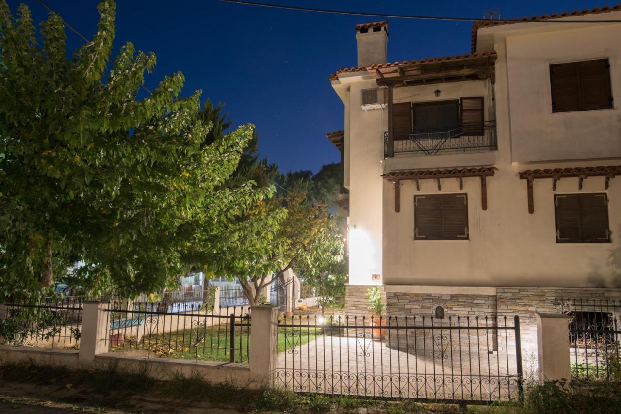 Seasidelongo Houses 1 Min From The Beach Of Nikiti Екстериор снимка